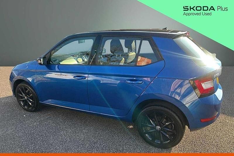 Used Skoda Fabia Colour Edition 94 HP (69 kW) 2019 Race blue metallic Hatchback