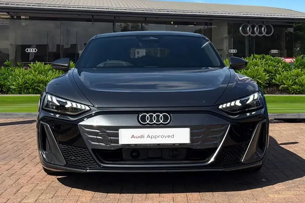 New Audi e-tron GT quattro Advanced 369 kW (503 HP) 2026 Grey Sedan