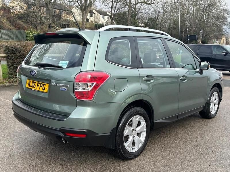 Used Subaru Forester Premium 147 HP (108 kW) 2016 Green SUV