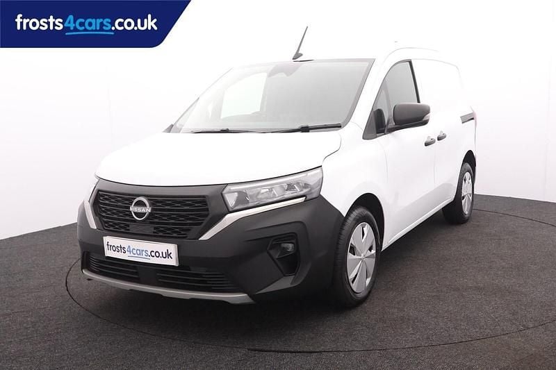 White Used 2023 Nissan Townstar Acenta MPV | £12,695 (Fair price) - Image 1/4