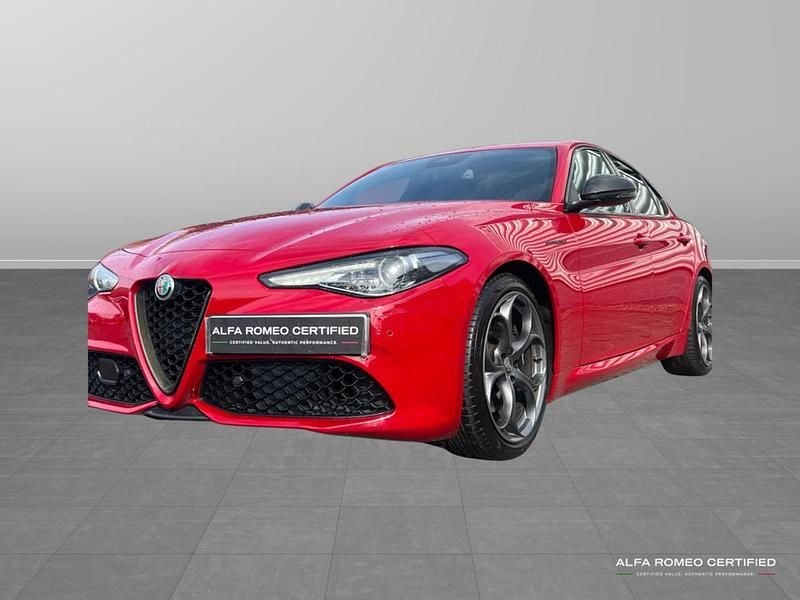 Used Alfa Romeo Giulia Estrema 280 HP (205 kW) 2022 Red Sedan