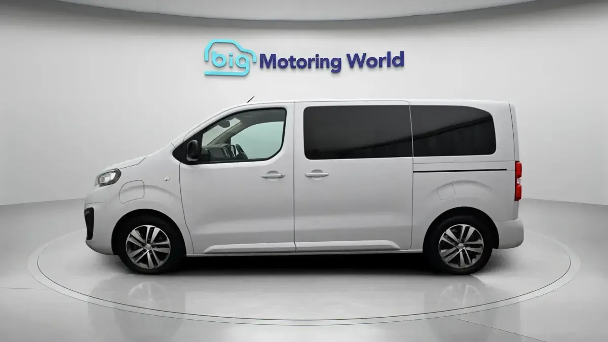 Used Peugeot e-Traveller Business-Line 100 kW (136 HP) 2023 White MPV