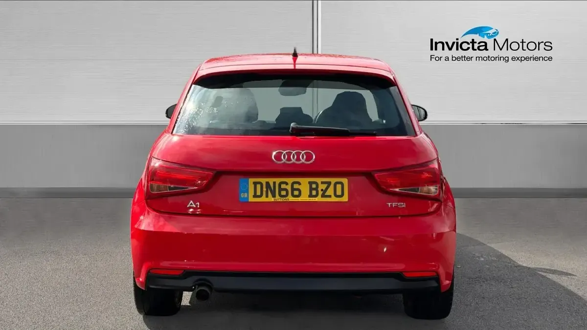 Used Audi A1 Sport 95 HP (69 kW) 2016 Red Hatchback