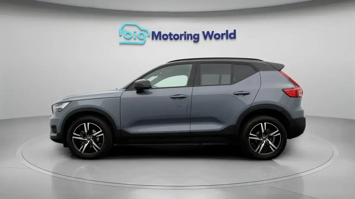 Used Volvo XC40 R-Design 163 HP (119 kW) 2021 Grey SUV