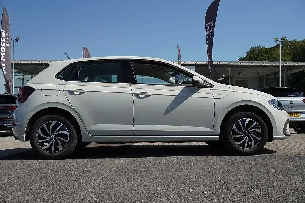 Used VW Polo 80 HP (58 kW) 2024 Hatchback