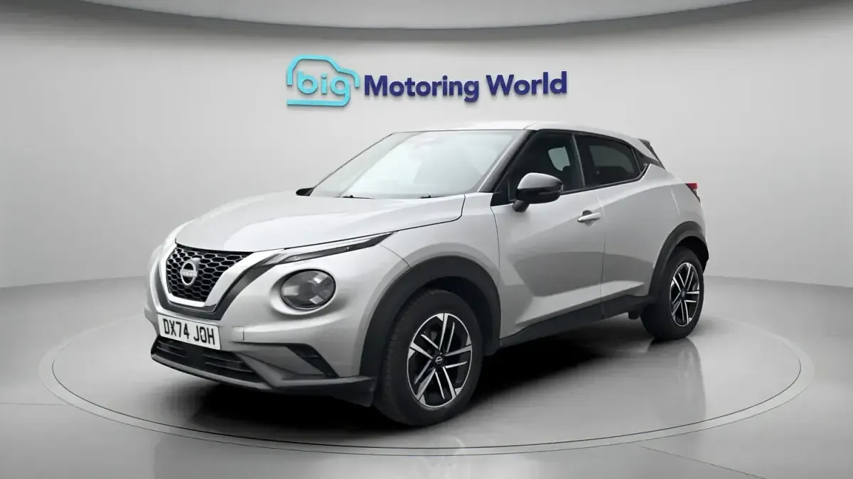 Used Nissan Juke N-Connecta 114 HP (83 kW) 2024 Silver SUV