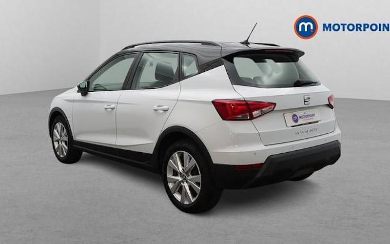 Used Seat Arona SE Technology 95 HP (69 kW) 2021 White SUV