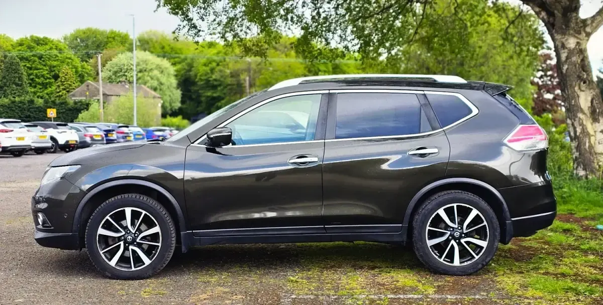 Used Nissan X-Trail Tekna 130 HP (95 kW) 2016 Green SUV