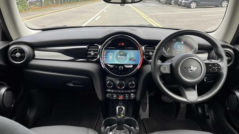 Used Mini Cooper Classic 134 HP (98 kW) 2023 Blue Hatchback