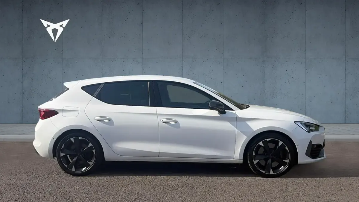 Used Cupra Leon VZ1 310 HP (228 kW) 2023 White Hatchback