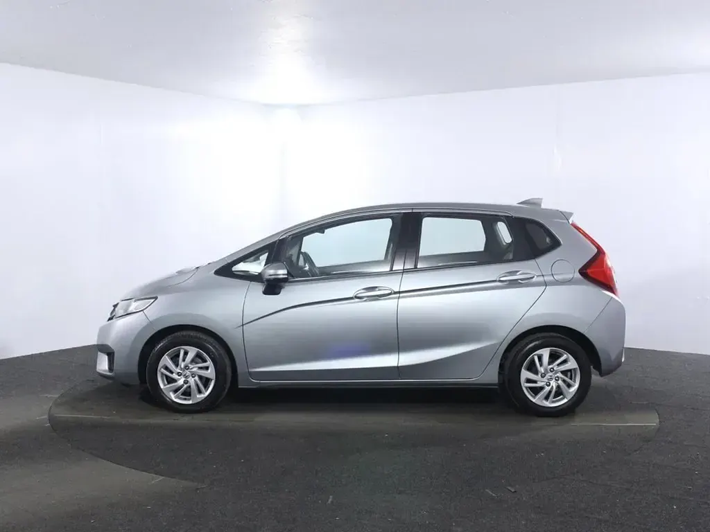 Begagnad Honda Jazz SE 102 HK (75 kW) 2015 Silver Halvkombi