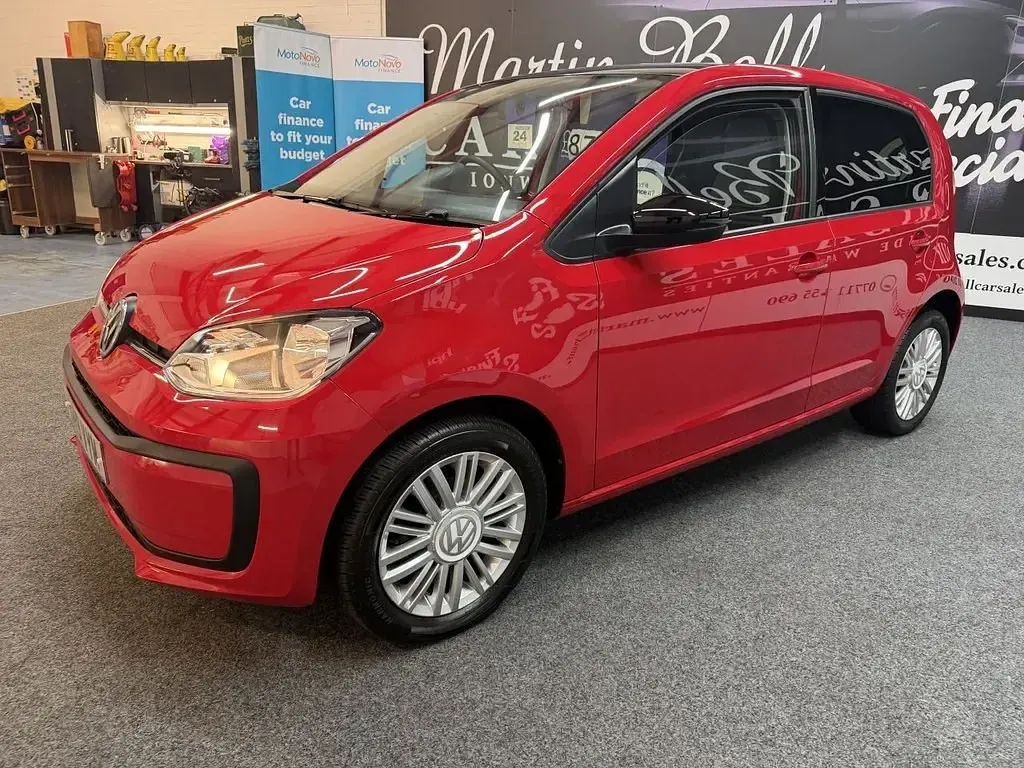 Begagnad VW up! move up! 2019 Röd Halvkombi