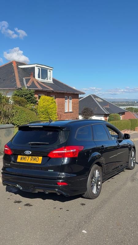 Used Ford Focus ST-Line 125 HP (91 kW) 2017 Black Estate