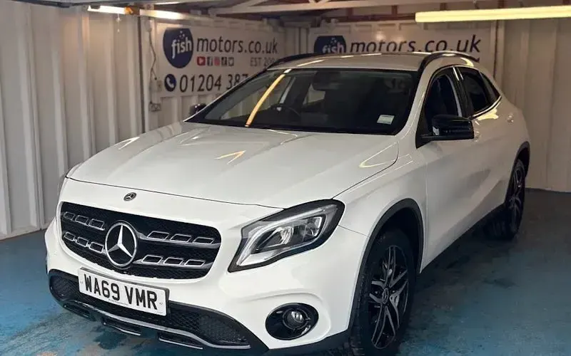 Usado Mercedes GLA180 Urban 122 HP (89 kW) 2019 SUV