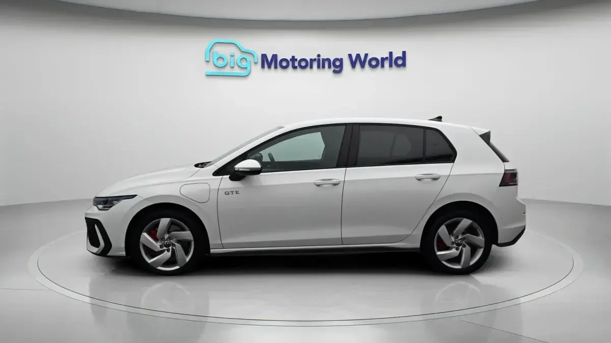 Used VW Golf VIII GTE 272 HP (200 kW) 2024 White Hatchback