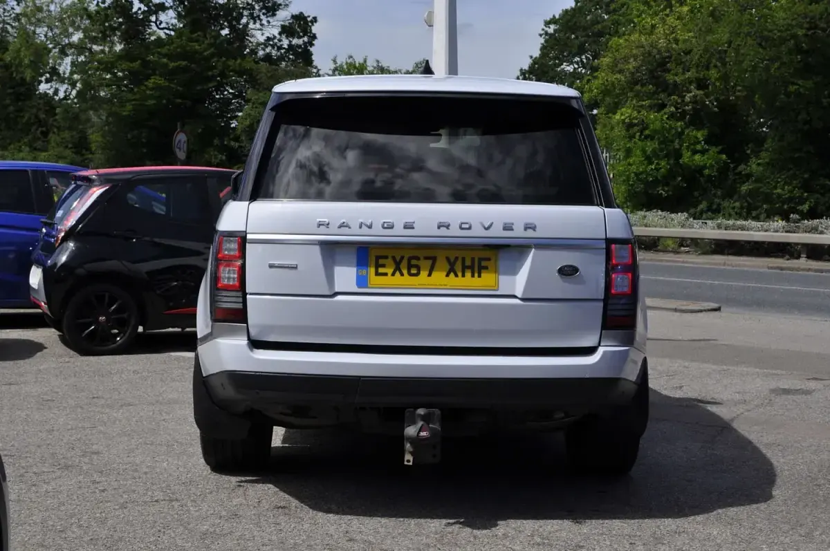Used Land Rover Range Rover Autobiography 339 HP (249 kW) 2017 White SUV