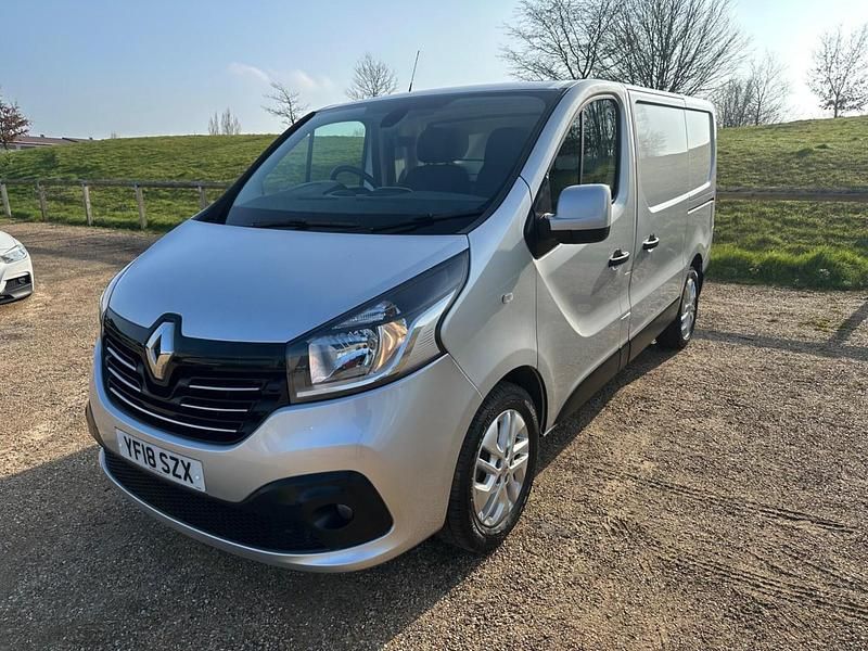 Used Renault Trafic 2018 Silver MPV