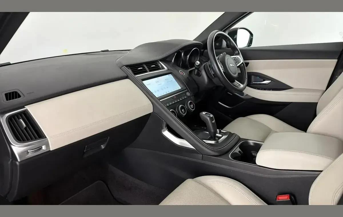 Used Jaguar E-Pace R-Dynamic 180 HP (132 kW) 2020 Firenze red SUV