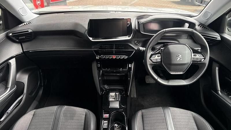 Used Peugeot e-2008 Allure Premium 98 kW (134 HP) 2022 White SUV