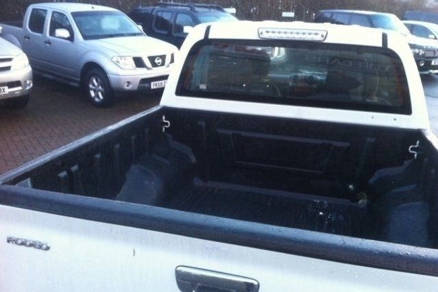 Used Isuzu Pick up 2010 Pickup