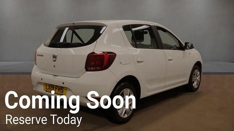 Used Dacia Sandero Comfort 90 HP (66 kW) 2018 White Hatchback