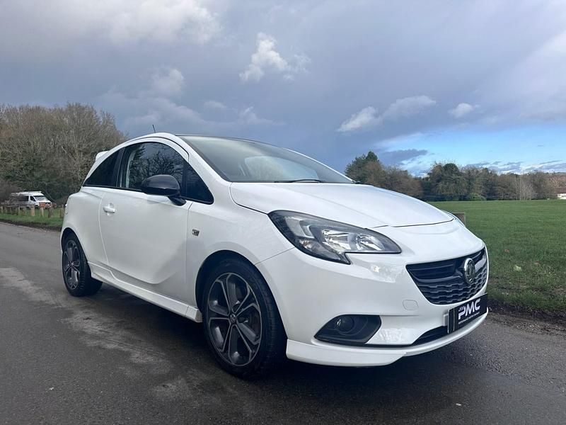 Used Vauxhall Corsa Edition 150 HP (110 kW) 2017 White Hatchback