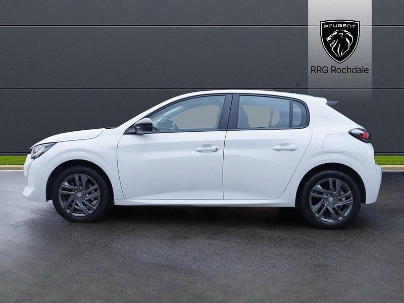 Used Peugeot 208 Active Premium 101 HP (74 kW) 2022 White Hatchback