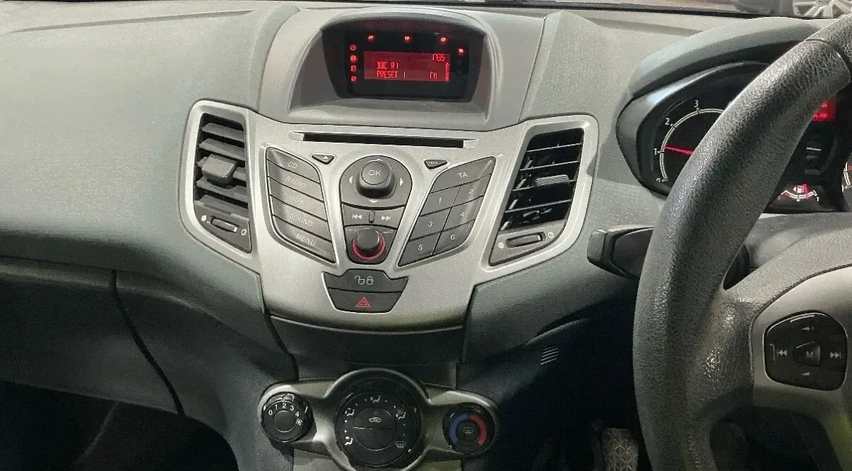 Used Ford Fiesta Style 82 HP (60 kW) 2009 Silver Hatchback