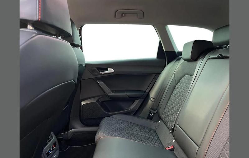 Used Seat Leon FR 113 HP (83 kW) 2025 Red Estate