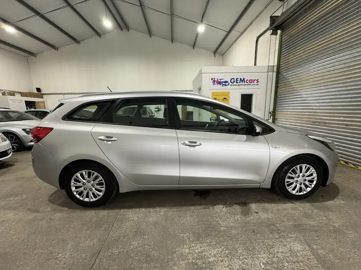Used Kia Ceed 2013 Silver Hatchback