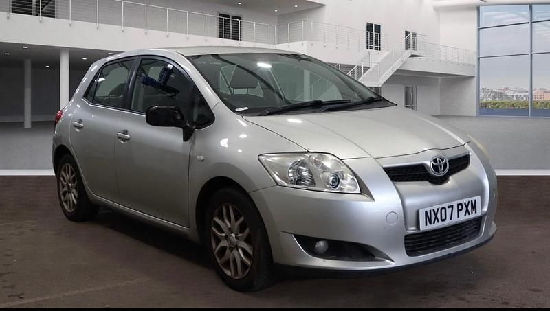 Silver Used 2007 Toyota Auris Hatchback | £795 (Fair price) - Image 1/4