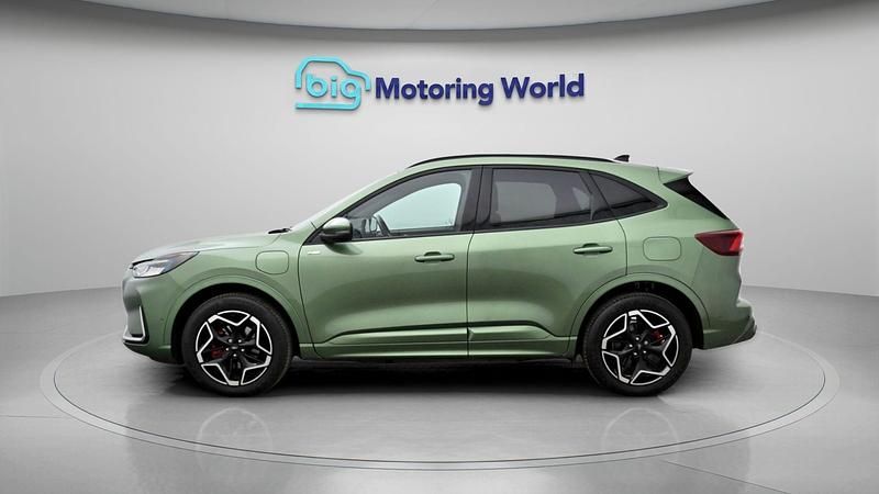 Begagnad Ford Kuga ST-Line X 240 HK (176 kW) 2024 SUV