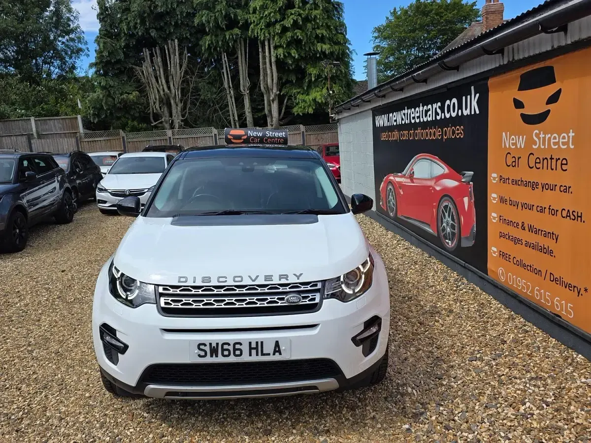 Used Land Rover Discovery Sport HSE 180 HP (132 kW) 2016 White SUV