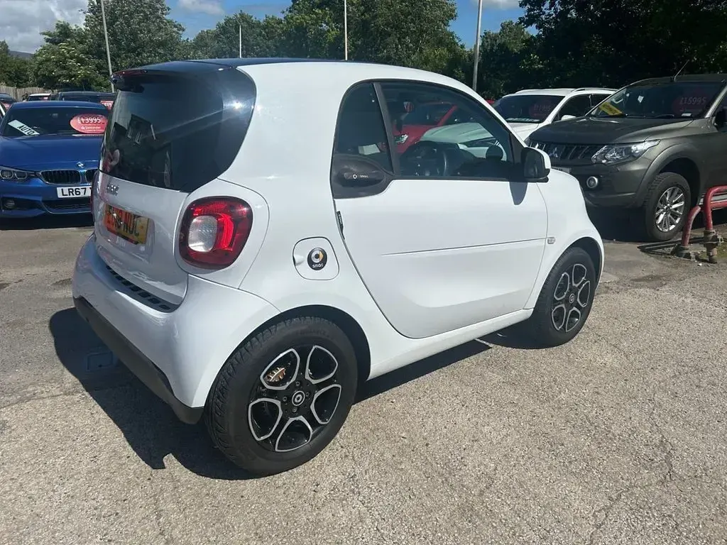 Used Smart ForTwo Coupé Prime 71 HP (52 kW) 2018 White Coupe