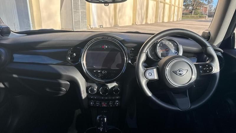 Used Mini Cooper Classic 136 HP (100 kW) 2022 Green Hatchback