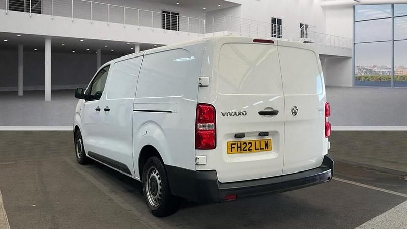 Used Vauxhall Vivaro 145 HP (106 kW) 2022 White MPV