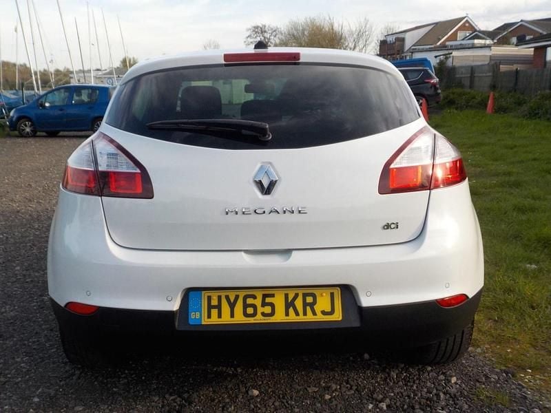 Used Renault Mégane III LIMITED 2015 White Hatchback