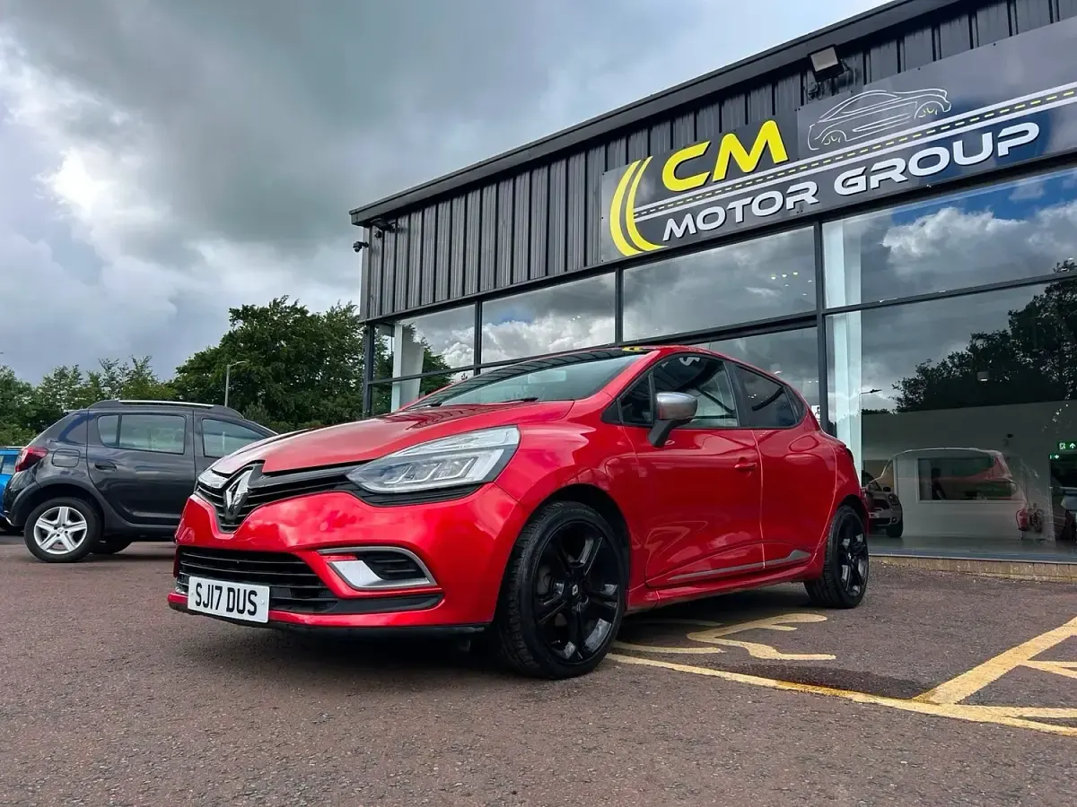 Used Renault Clio Dynamique 110 HP (80 kW) 2017 Red Hatchback