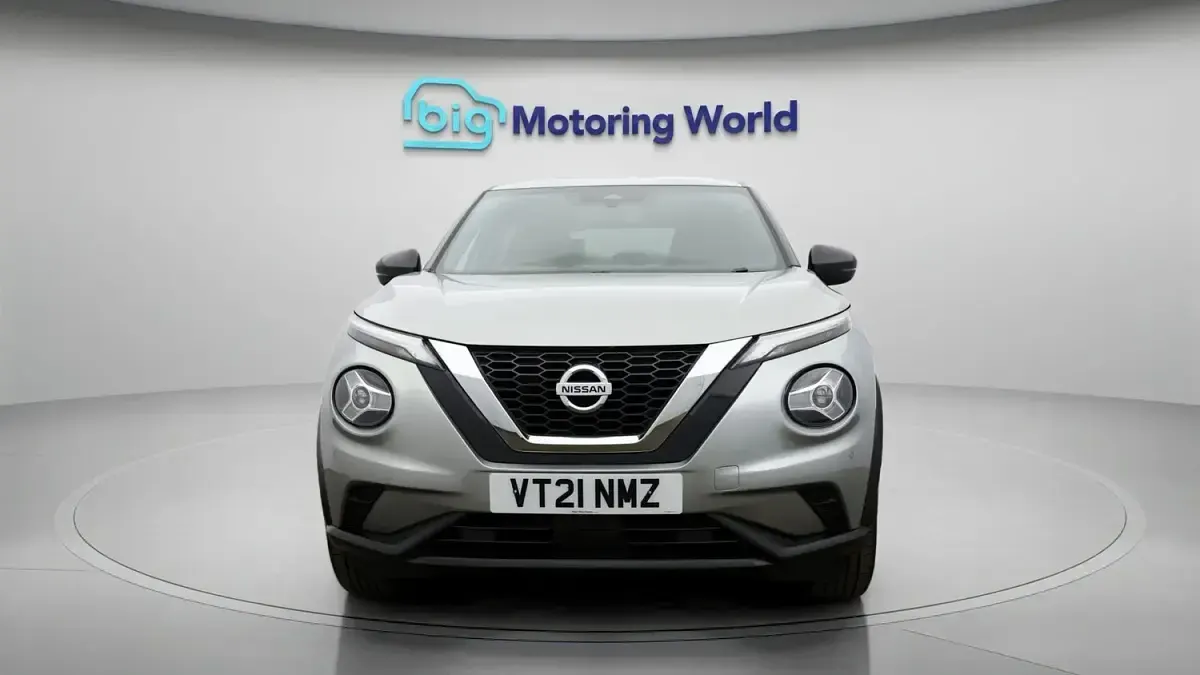 Used Nissan Juke N-Connecta 114 HP (83 kW) 2021 Silver SUV
