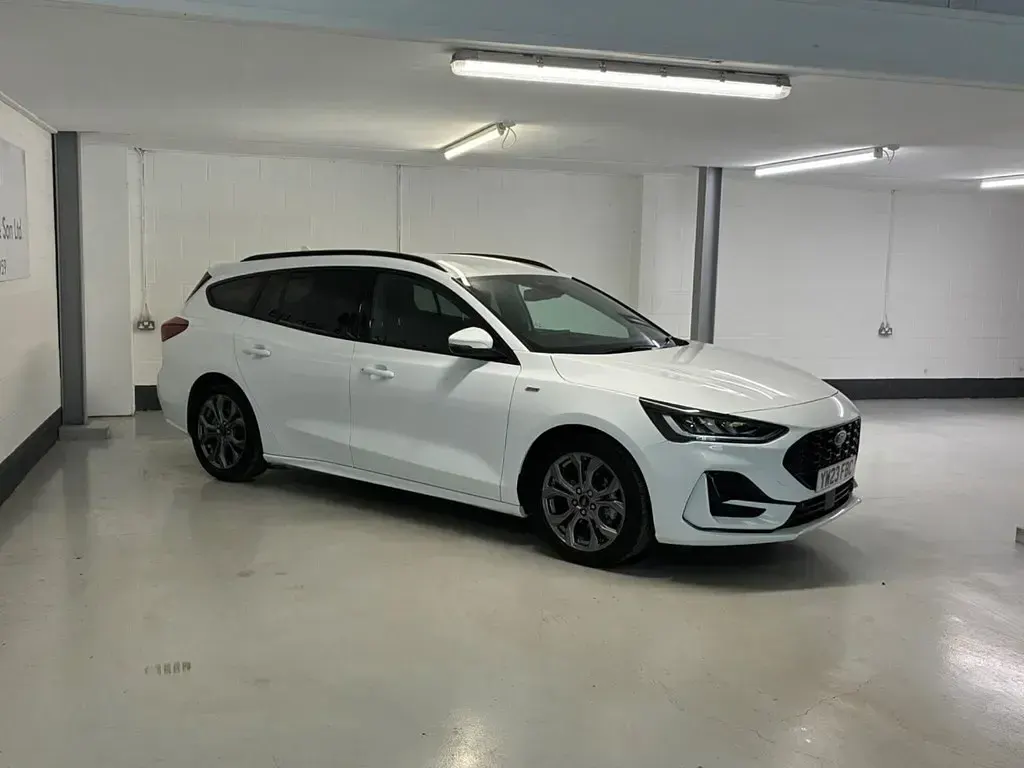 Used Ford Focus ST-Line 2023 White Estate