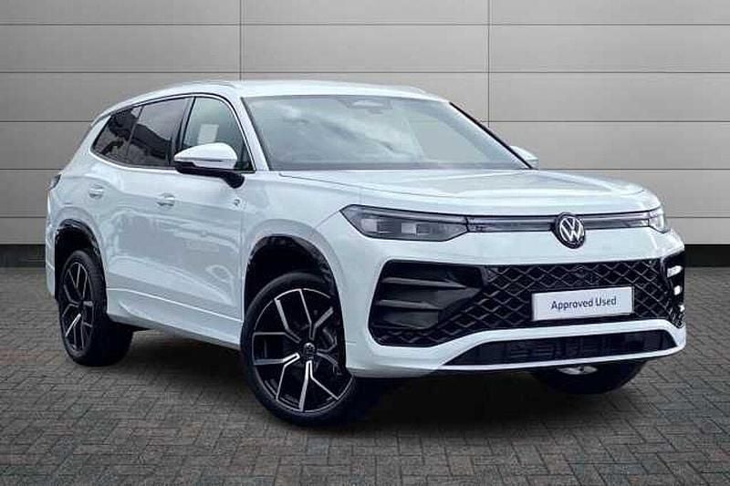 Used 2025 VW Tayron SUV | £38,495 (Good price) - Image 1/4