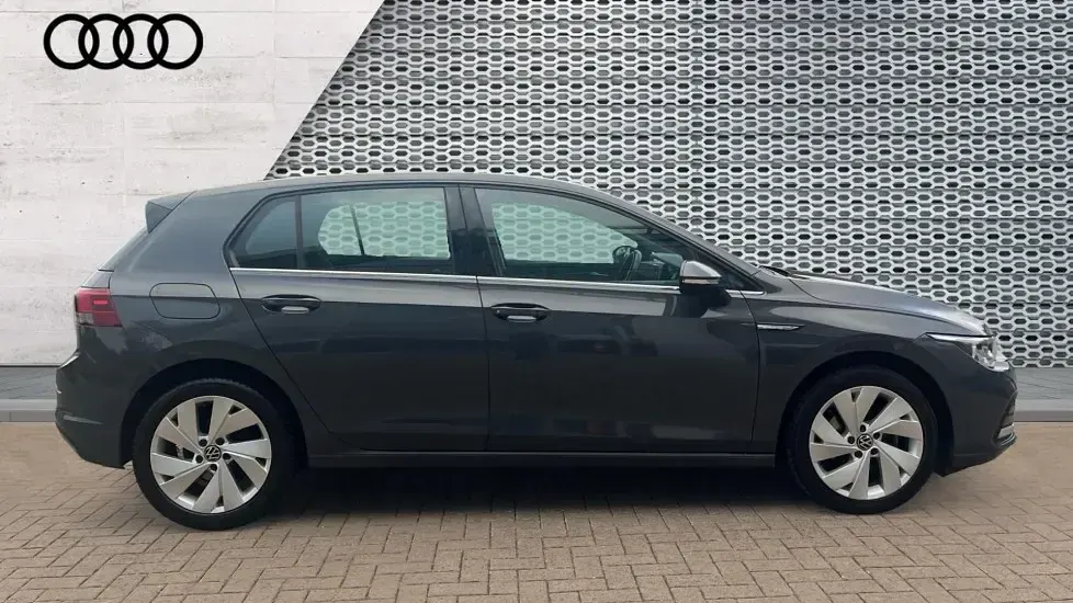 Used VW Golf VIII Style 130 HP (95 kW) 2021 Grey