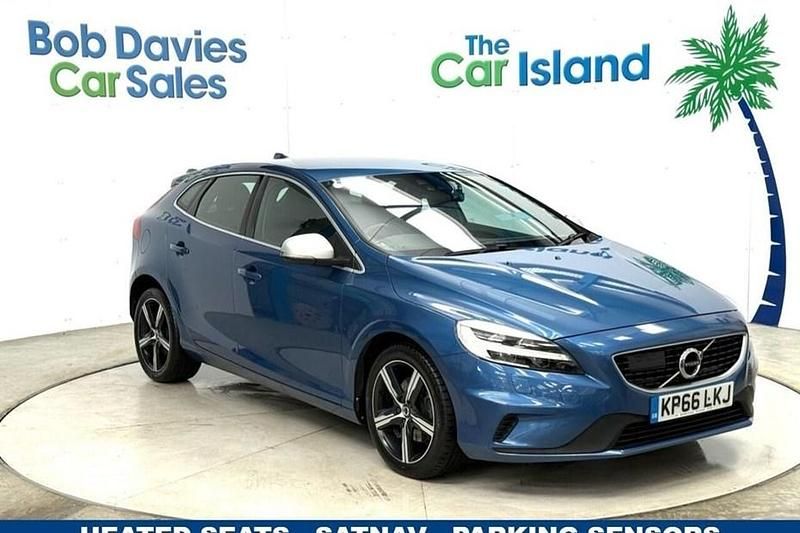 Blue Used 2016 Volvo V40 R-Design Estate | £10,450 (Fair price) - Image 1/1