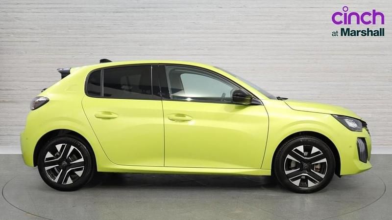 Used Peugeot 208 Allure 101 HP (74 kW) 2024 Yellow Hatchback