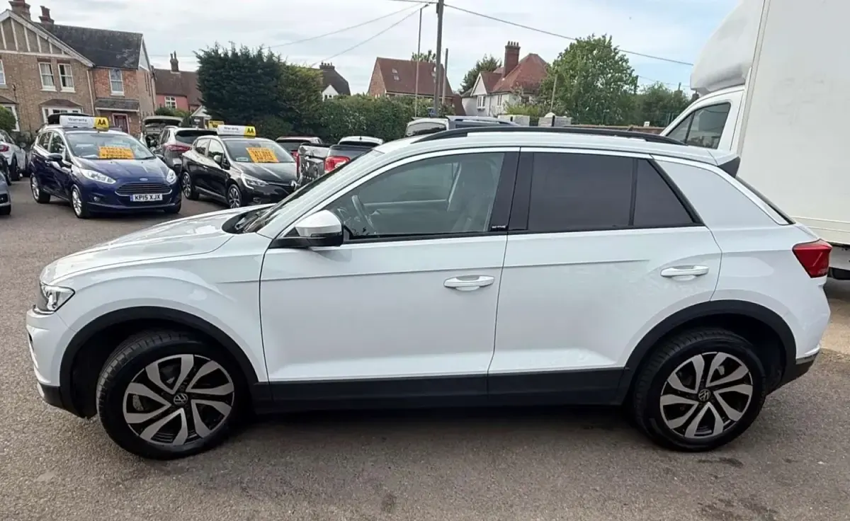 Usado VW T-Roc Active 150 HP (110 kW) 2021 Branco SUV