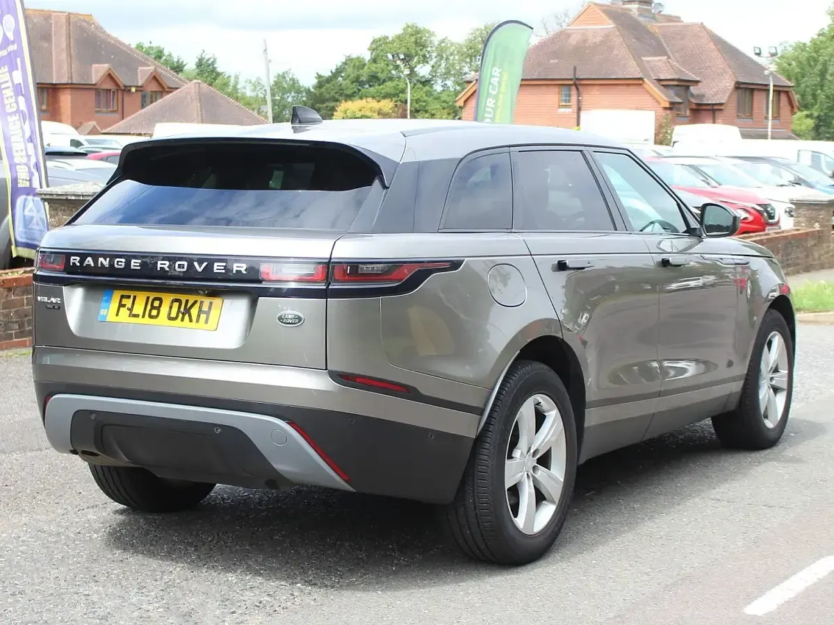 Used Land Rover Range Rover Velar SE 240 HP (176 kW) 2018 Silver SUV