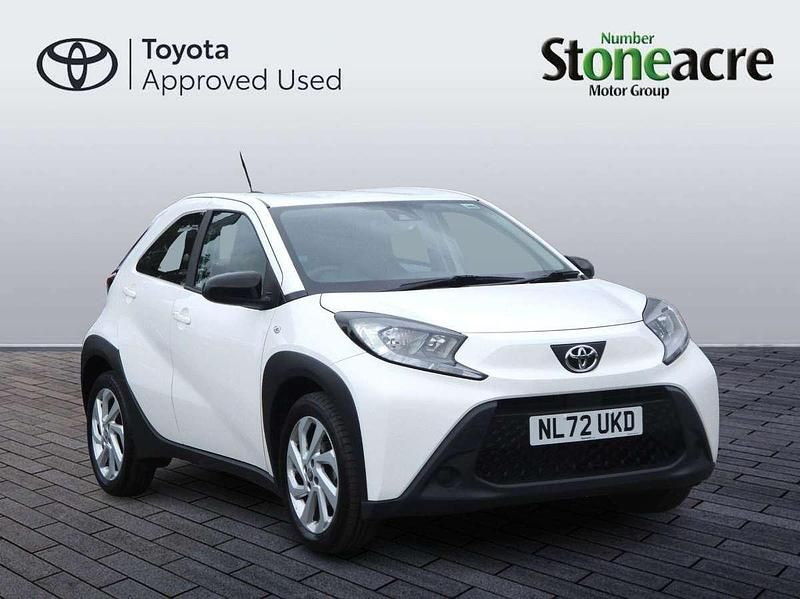 White Used 2022 Toyota Aygo PURE Hatchback | £11,500 (Fair price) - Image 1/2