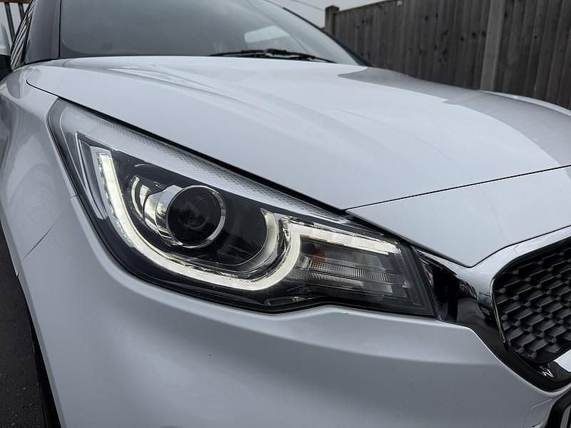 Used MG MG3 Excite 106 HP (77 kW) 2018 White Hatchback