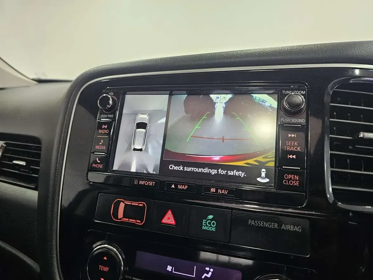 Used Mitsubishi Outlander 150 HP (110 kW) 2018 Red SUV