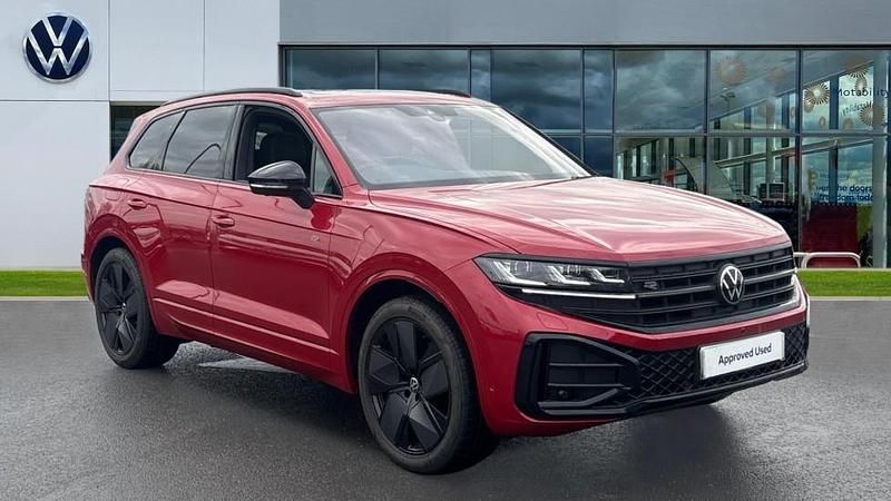 New VW Touareg Black Edition 286 HP (210 kW) 2026 Metallic  chilli red SUV